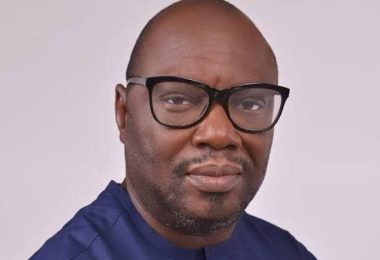 1776944426 Max Amuchie