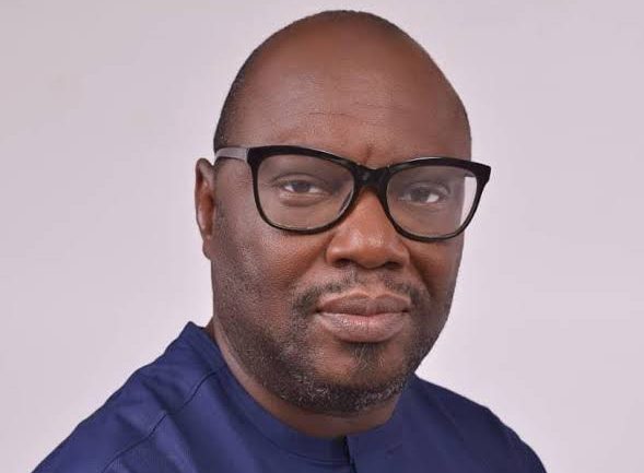 1776944426 Max Amuchie