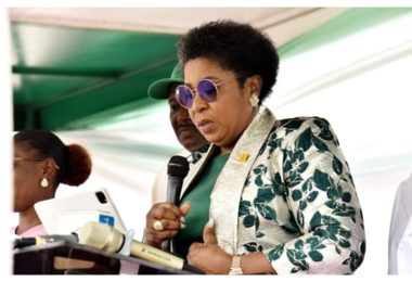 1777043718 Didi Esther Walson Jack