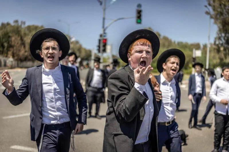 431954246a05d9535c7bd4f86872dd3838219b8daa9272893537dba6c28fea4c