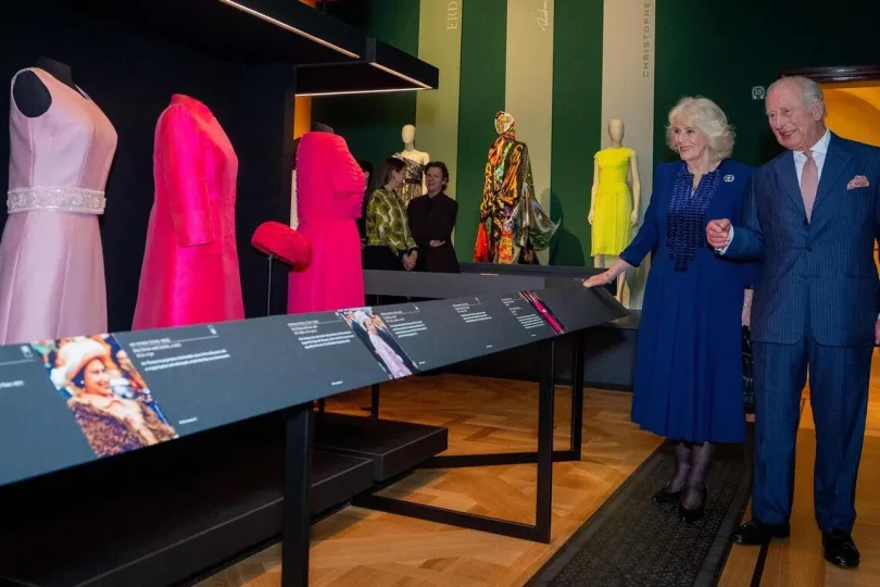 8033826b01ebfd0db28e85f4d73ae28b6b50ad36d499d5dc0f8cfbb83c71ff53