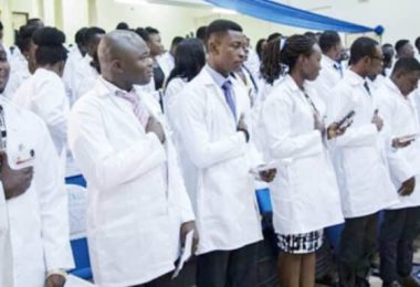 Nigerian doctors seek greener pastures 768x383 1