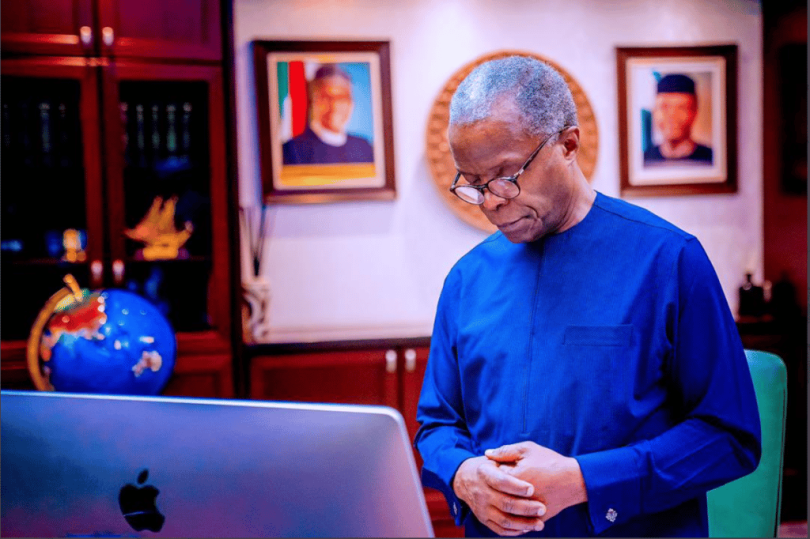 Osinbajo praying 1024x682