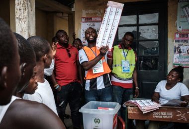 Vote buying in Nigeria election e1655324034427