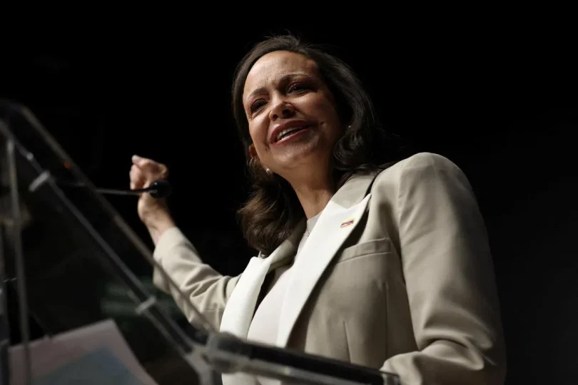 a6d632afc8c2e30102915eccd43c9f313f92272b9a2f116ee3ece5fc40519597