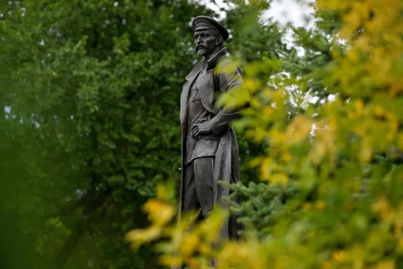 d9e71358cbc26e3f4604a4de335b6b208cbdebcef484c121f5ba3f15c783fb79