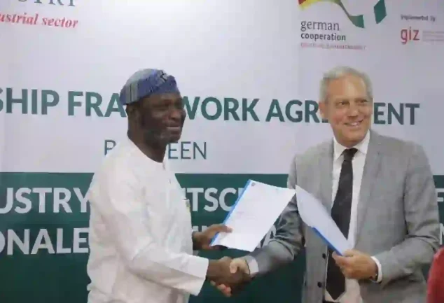 e5c22393 c1e3 4665 a35d 44990e146c26