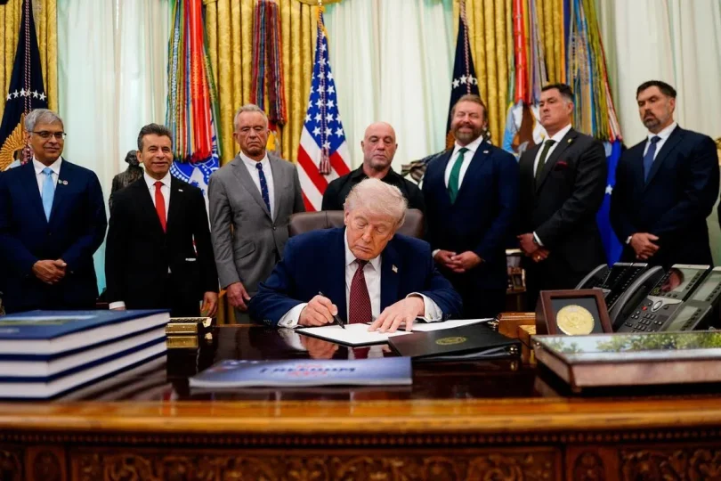 e64c9f050af5ff71e525f107e66da39ed5bb6bca580a388f9d192406ce83eefe