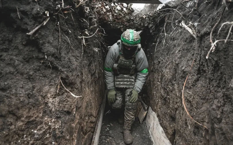 soldier ukraine russia frontline
