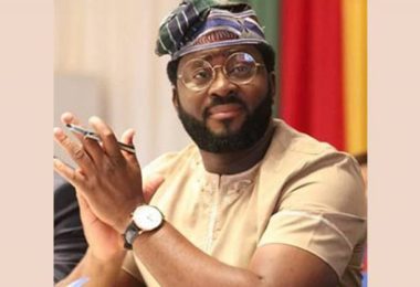 Desmond Elliot 1280x720 1