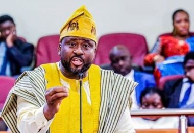 Desmond Elliot.JPGl