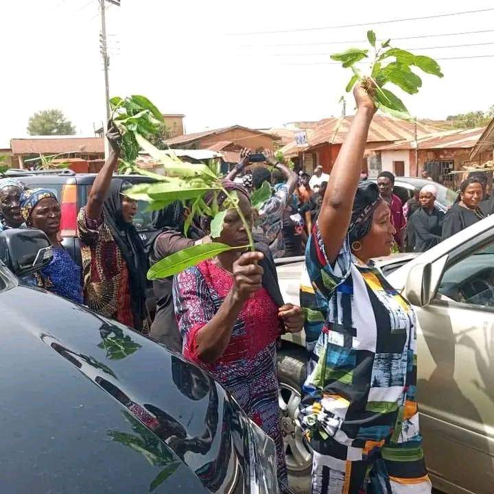 Plateau women 2