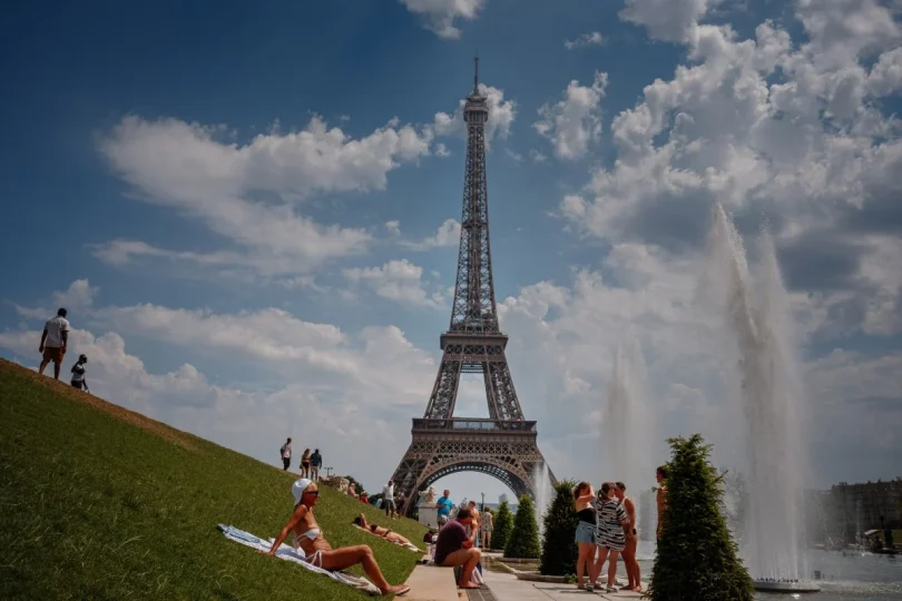 AFP 20260626 B8FU7ZQ v2 MidRes TopshotFranceWeatherClimateHeatwave 1782759875