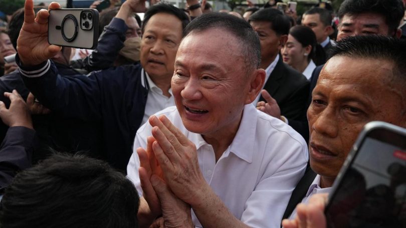 APTOPIX Thailand Thaksin 1423
