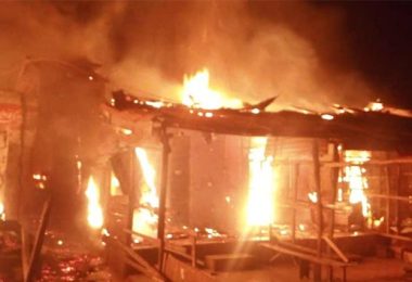 Akesan market fire oyo 1