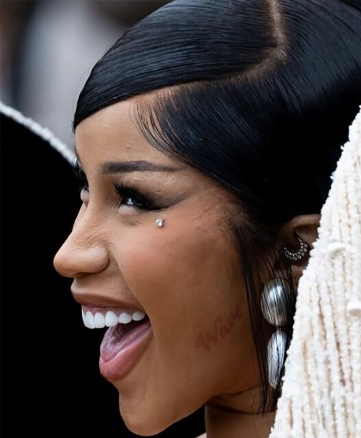 Cardi Face2