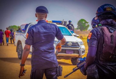 GqNfPo7XQAA3tYT 1