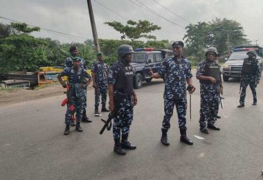 Lagos police at Otto Ijanikin