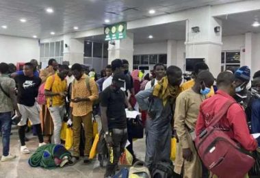 Nigerian Returnees 700x393 1