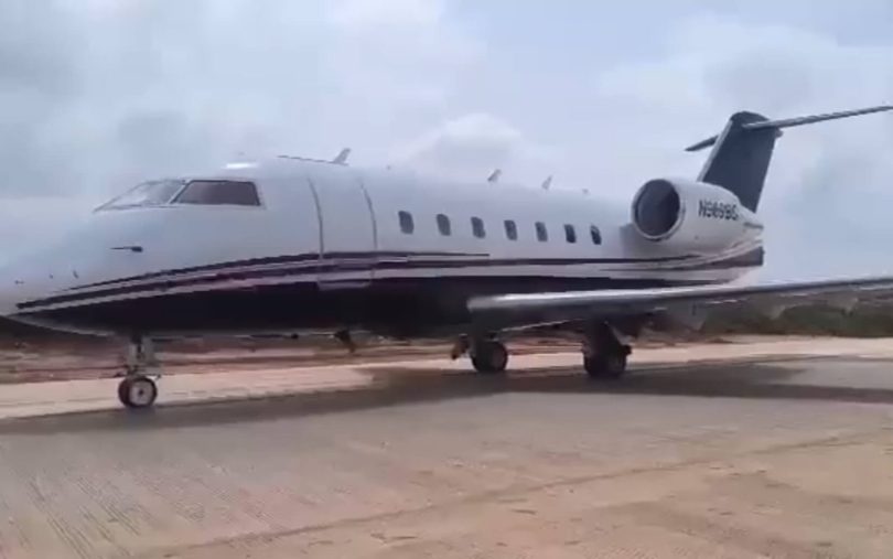 Private aircraft lands on Asaba Ogwashi Uku Road e1781151596854 1536x962 1