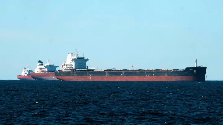 Russian ‘Shadow Fleet Oil Tanker in English Channel