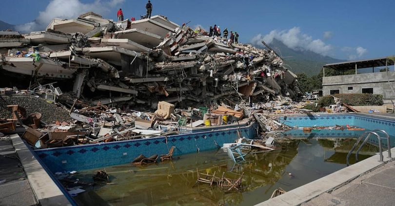desperation mounts in venezuela as the earthquake death toll rises to 1 430