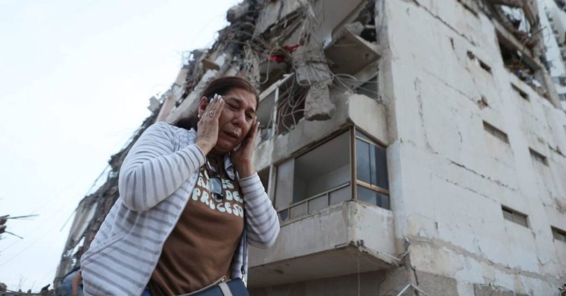 in pictures twin earthquakes rock venezuela