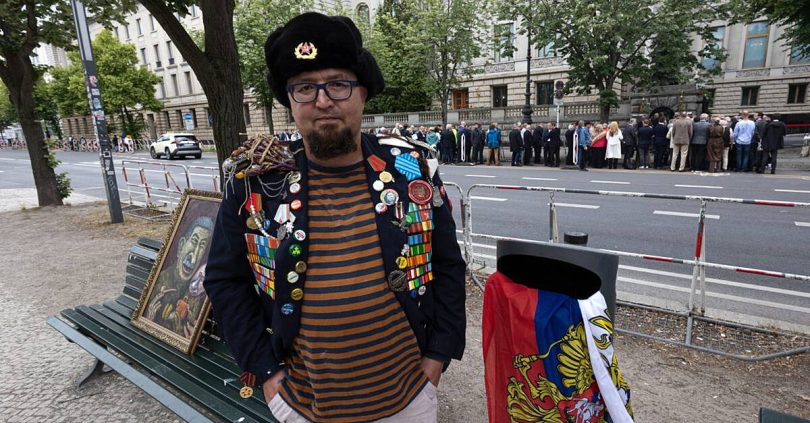 man arrested over murder of putin critic in poland