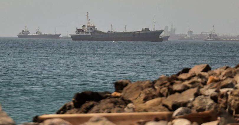 tankers navigate strait of hormuz despite threats from iran s revolutionary guard