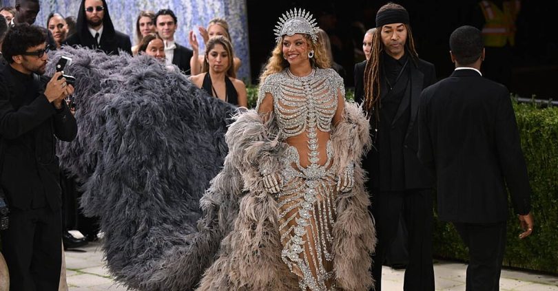 two men deny burgling spurs stadium on night of beyonce concert