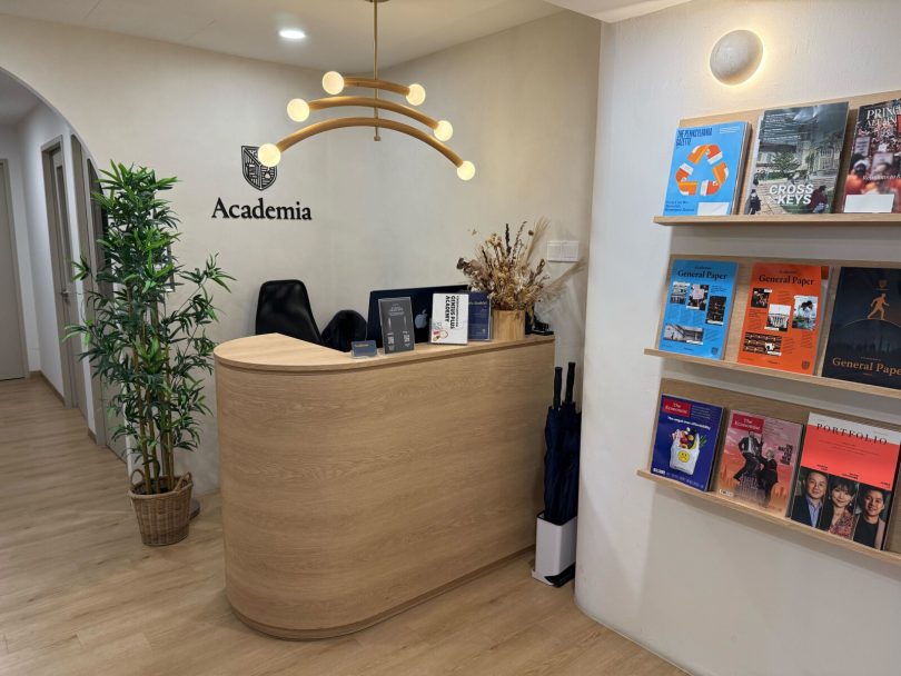 787320 Academia Education Store