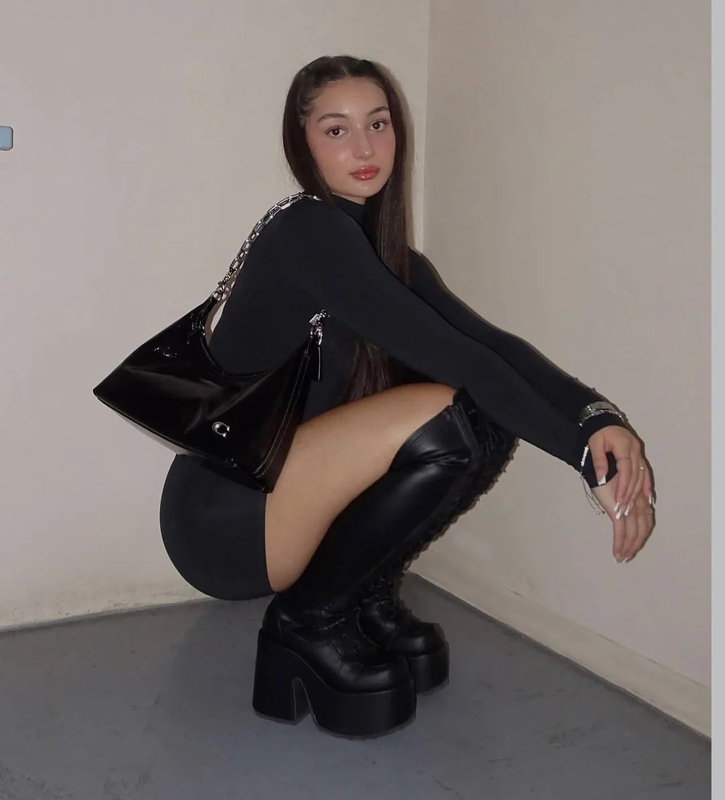 Drake Brunette3