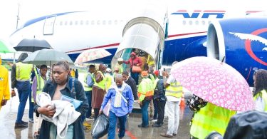 FG Completes Evacuation Of 801 Nigerians From South Africa Using Air Peace Flights