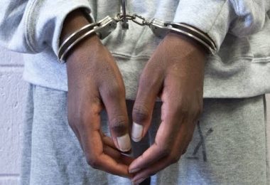 b 323805