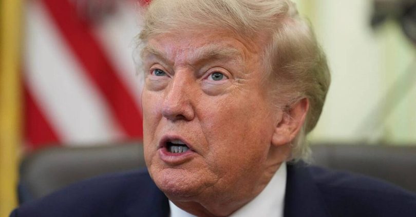 trump offers running commentary on predecessors while reading children s book