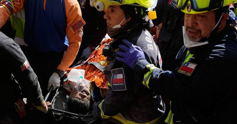 venezuelan security guard pulled alive from building eight days after quakes