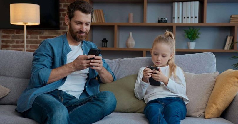 what does infinite scrolling on phones do to our brains